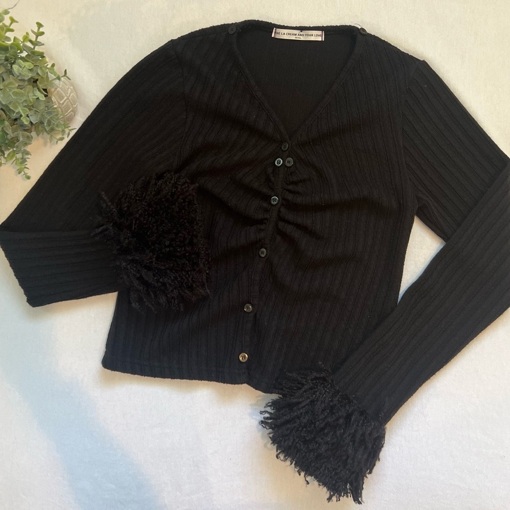 The La Cream and Your Love from Seoul black crop sweater. - Picture 1 of 3